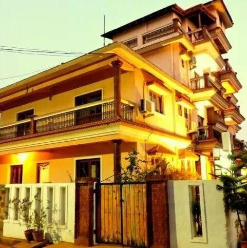 Hotel Maitri Sweet Living Baga Exterior photo