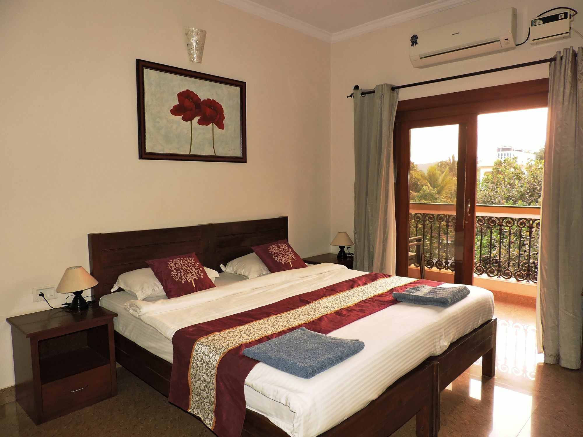 Hotel Maitri Sweet Living Baga Exterior photo
