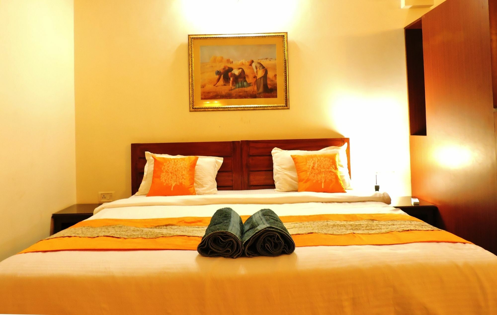 Hotel Maitri Sweet Living Baga Exterior photo
