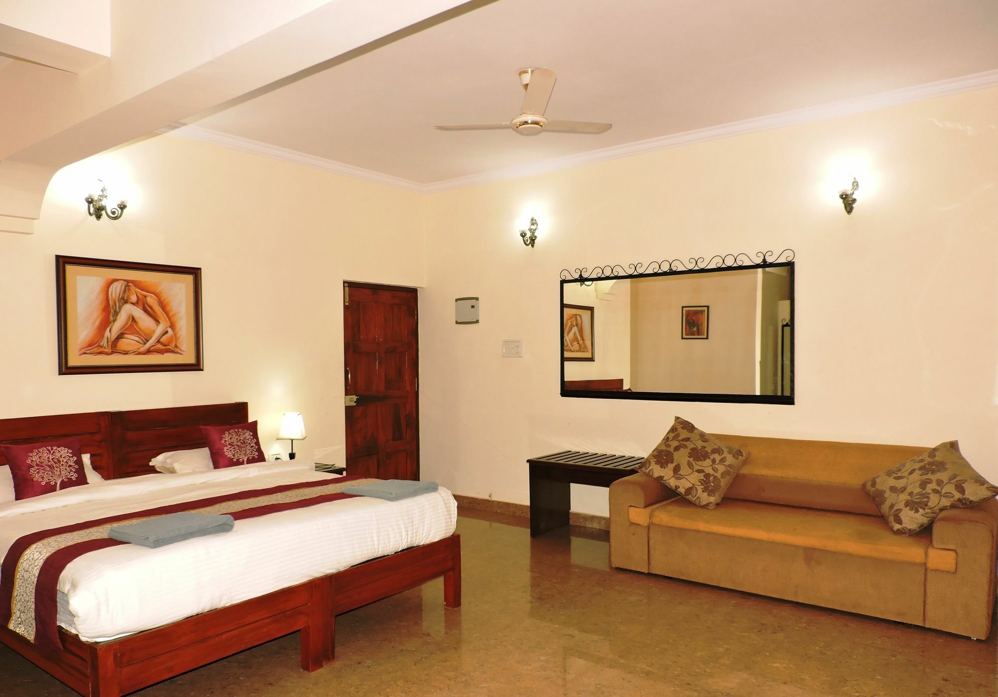 Hotel Maitri Sweet Living Baga Exterior photo
