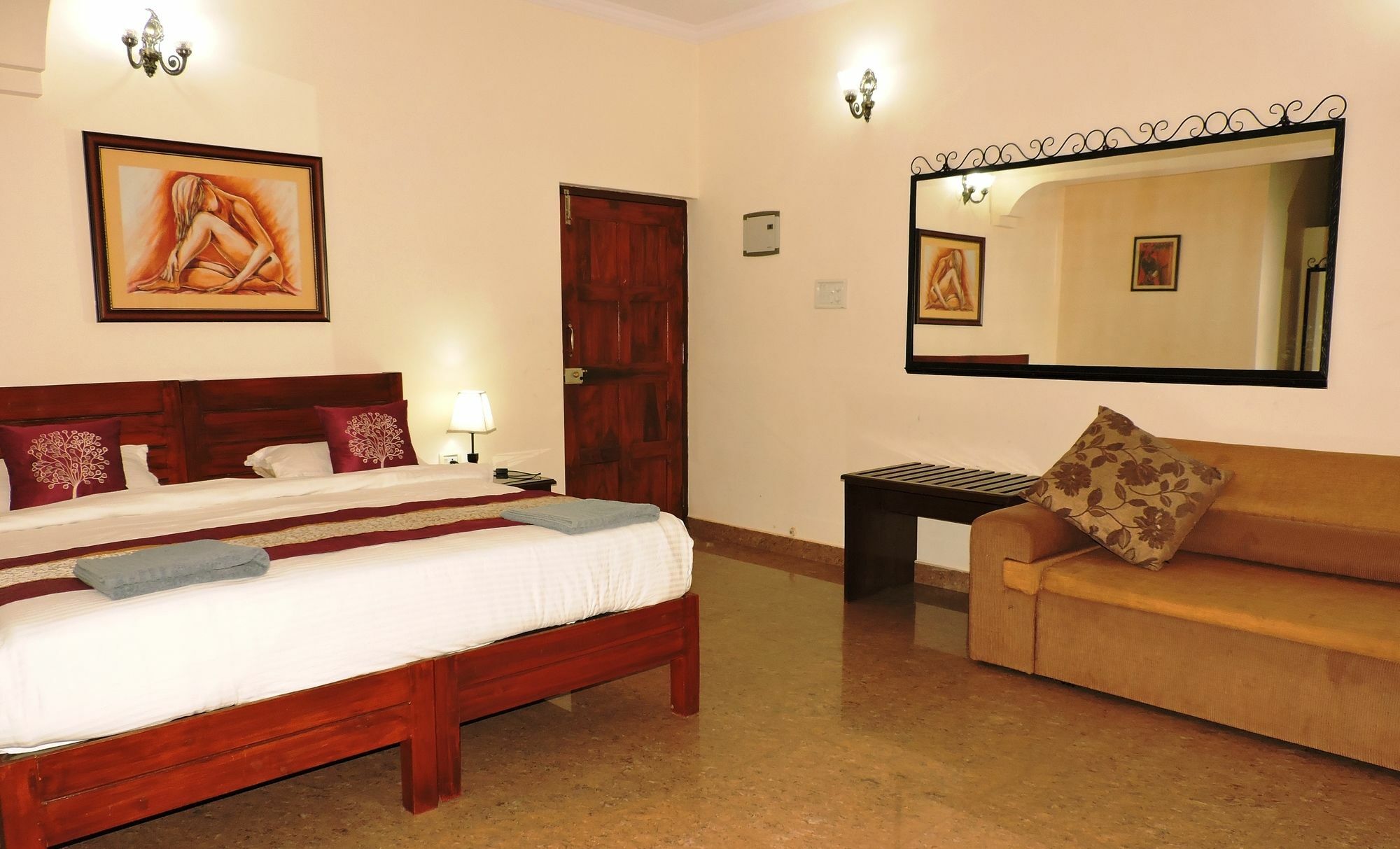 Hotel Maitri Sweet Living Baga Exterior photo