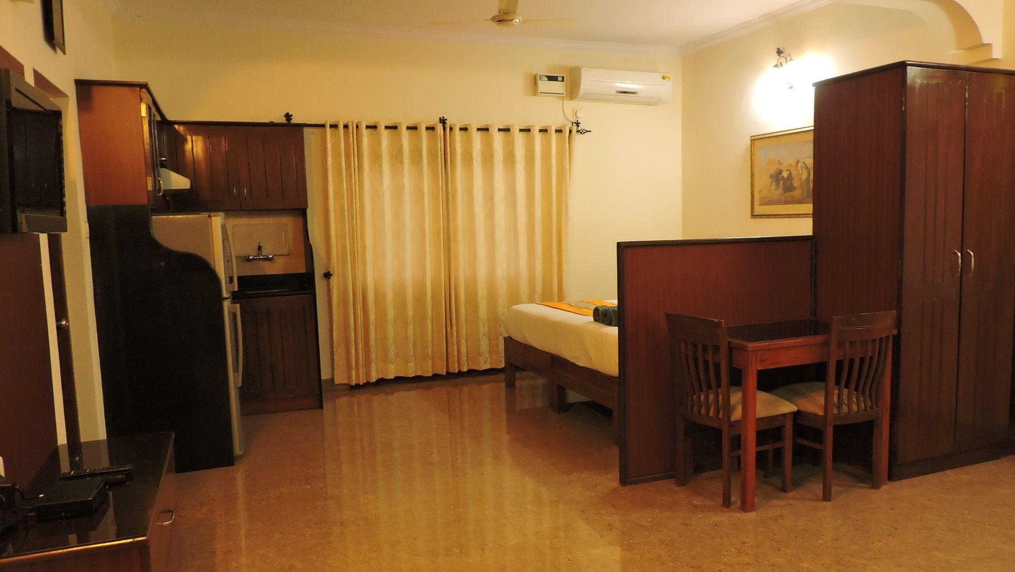 Hotel Maitri Sweet Living Baga Exterior photo